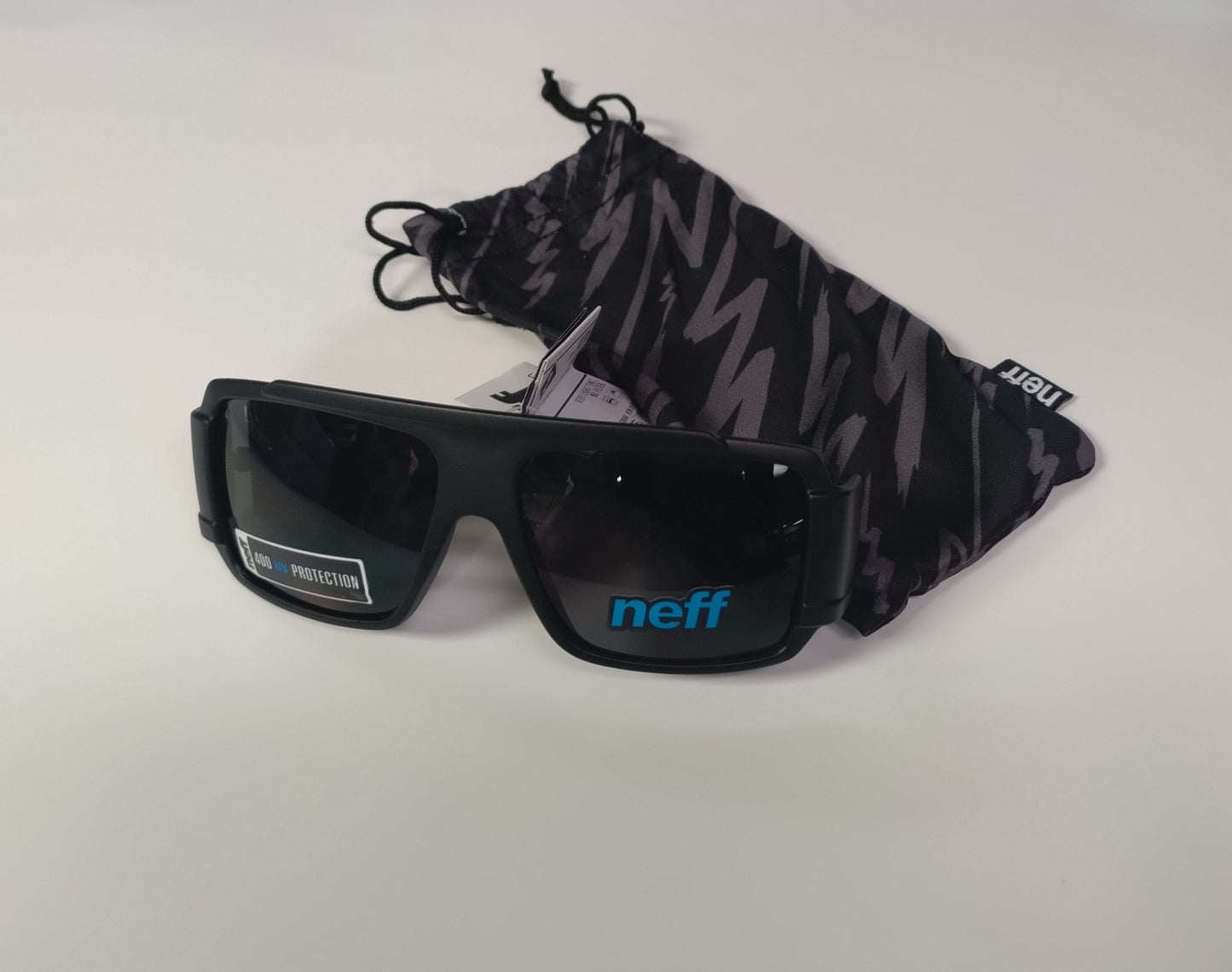 NEW Neff Banks Black Sunglasses + pouch Msrp$20